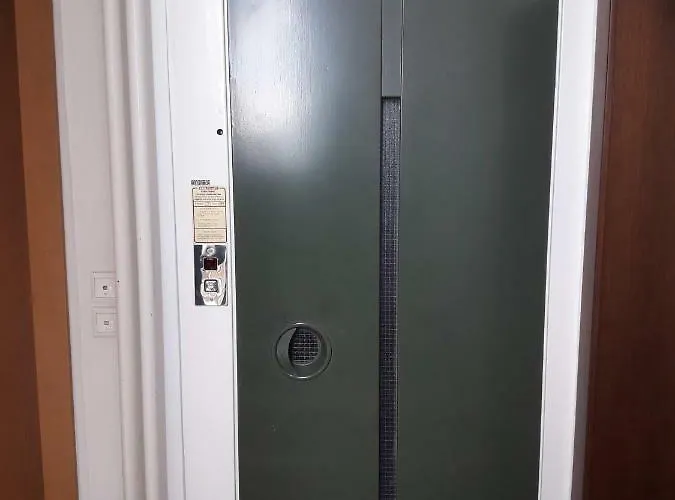 Lion Sunset Apartment *